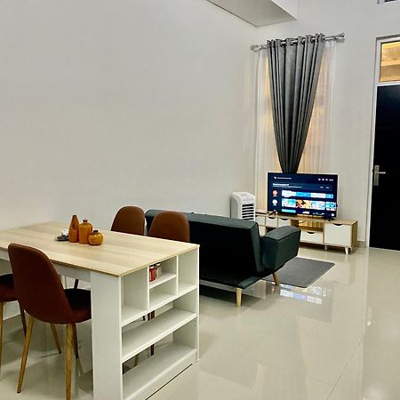Villa Ku Villa Mu Semarang Exterior foto