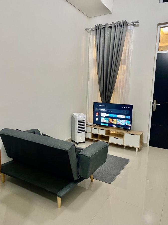 Villa Ku Villa Mu Semarang Exterior foto