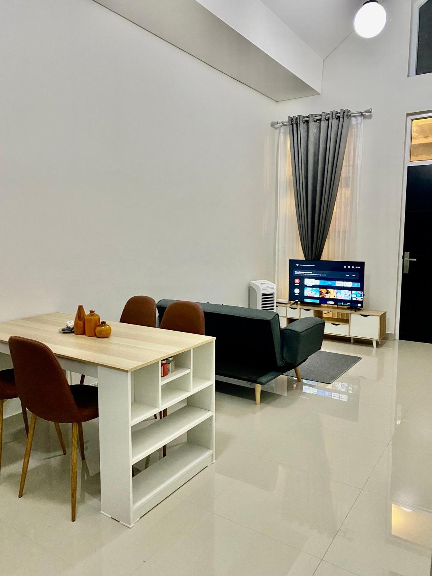 Villa Ku Villa Mu Semarang Exterior foto